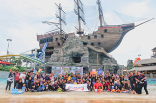 Family Day at SplashMania