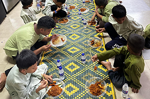 Hari Raya Visit to Pertubuhan Kebajikan Dan Bimbingan At-Taqwa